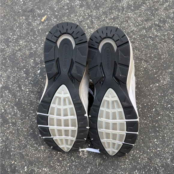 New Balance Women's Gray Mesh Sneakers - Picture 4 of 8